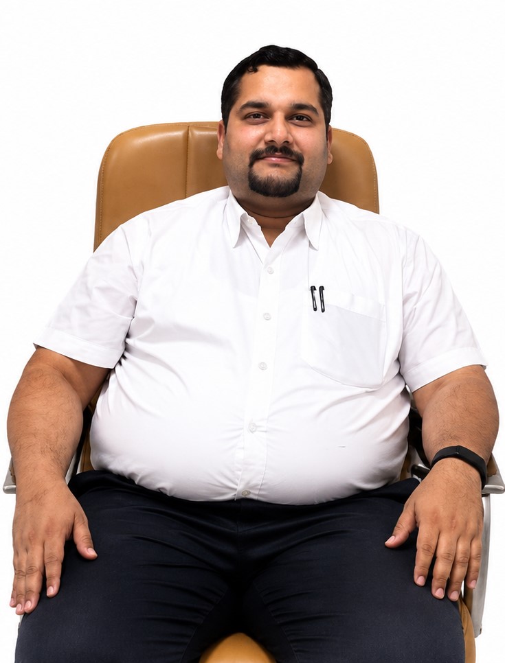 Before weight loss and body contouring treatment at Dexa Clinic